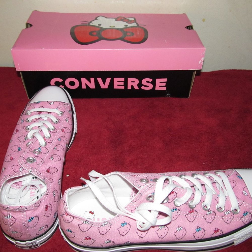 Hello Kitty Converse